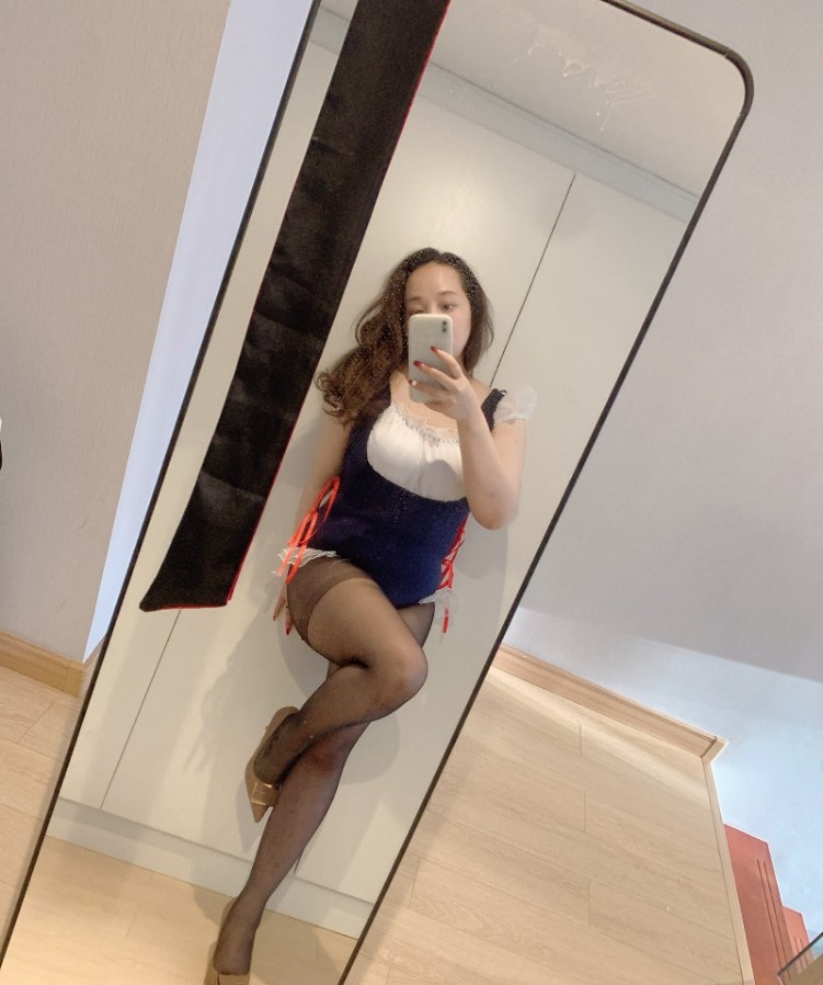 大胸服务好的美女