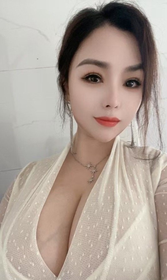 丰满真实波霸