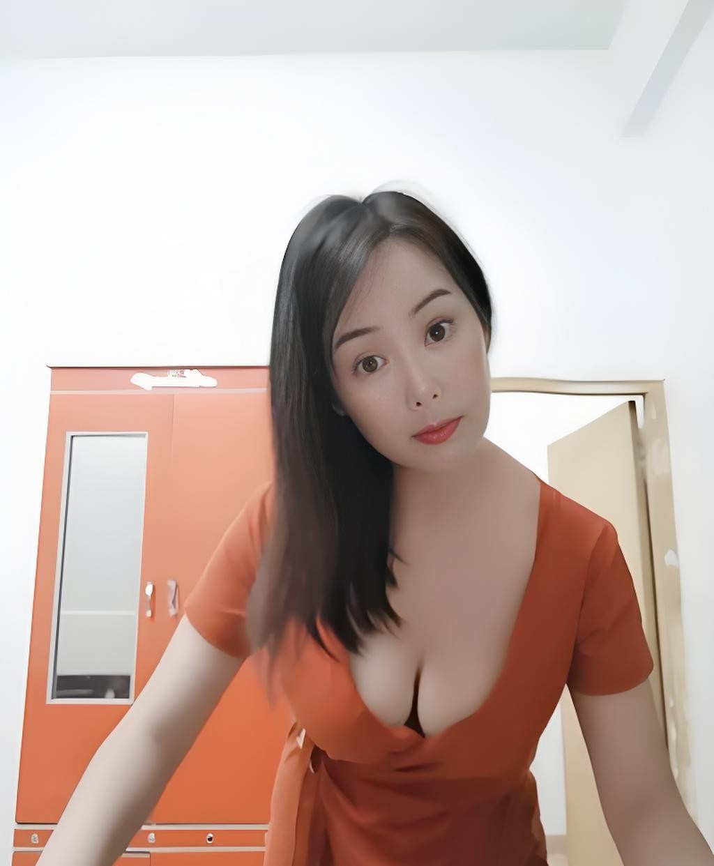 坂田长腿美少妇