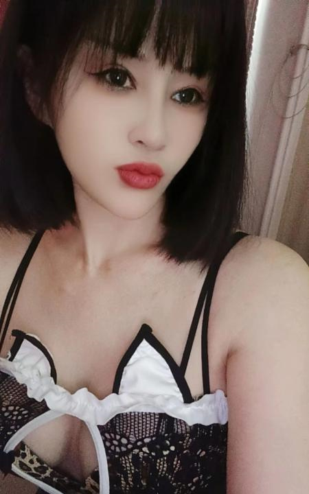 整容脸苗条姐姐
