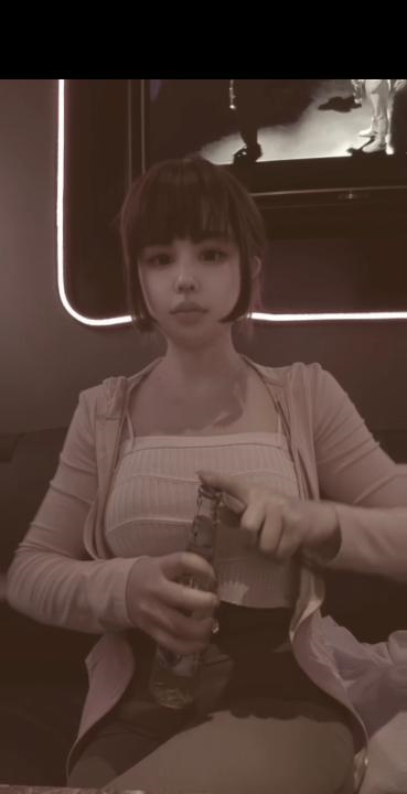 铁心桥大奶嫩妹