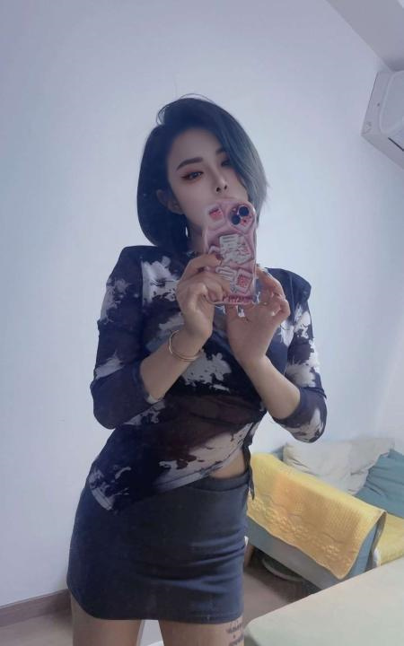 健身蜜桃臀K女