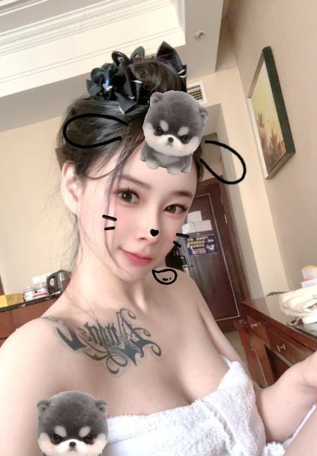 惠城舌吻反差尤物