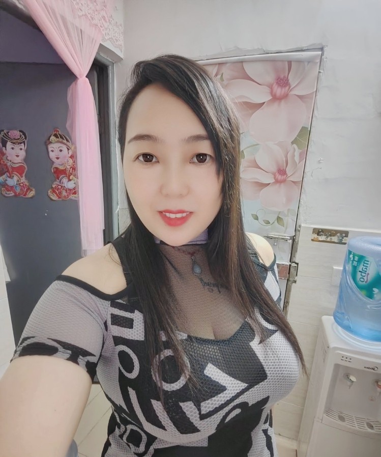 300一炮巨乳少妇