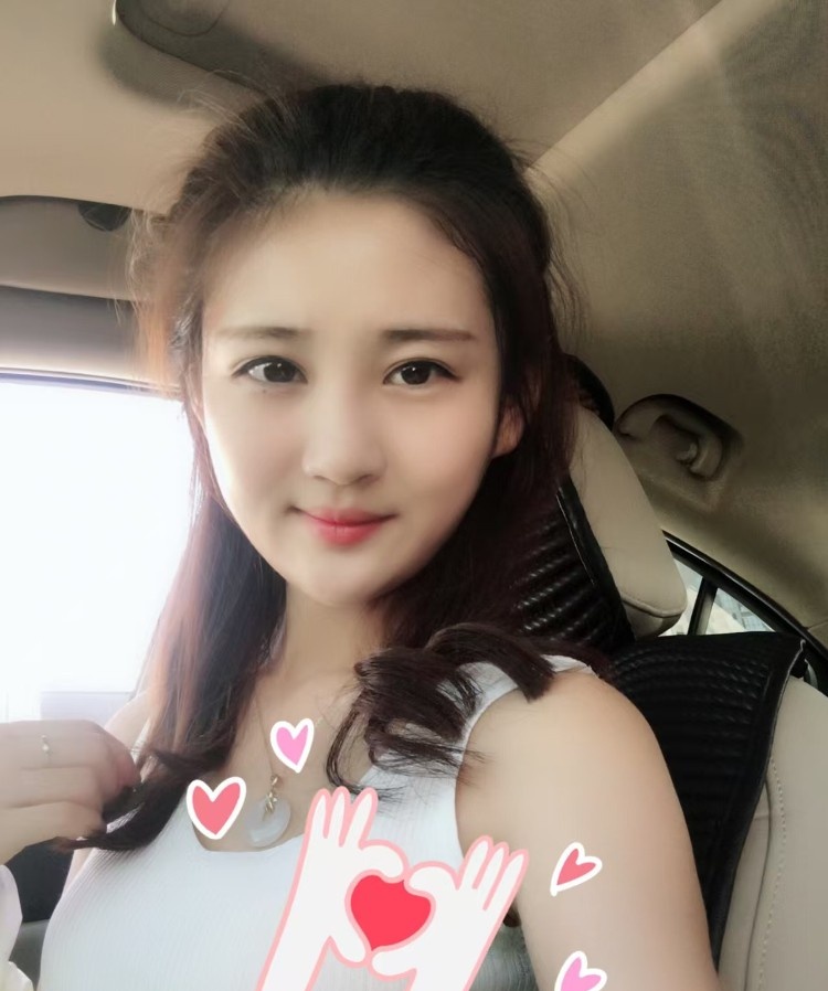 小御姐型美女