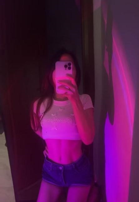 徐汇带服务有腹肌妹子