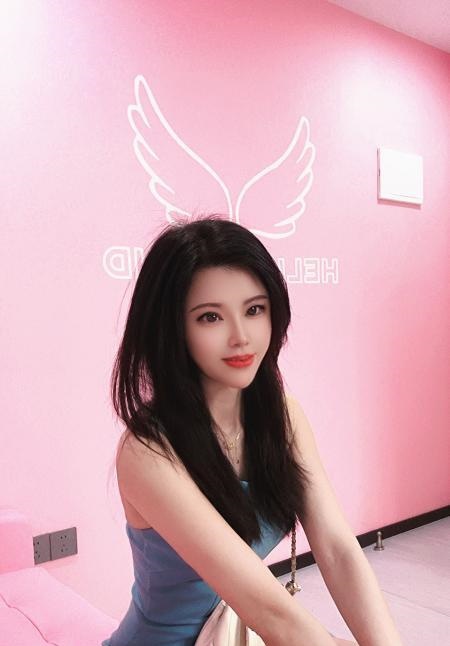 梅花园腿精依依