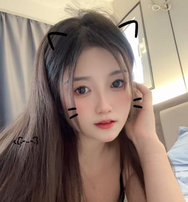 纯情大胸闷骚少女