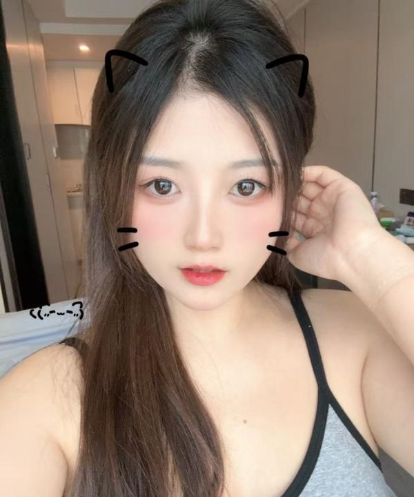 纯情大胸闷骚少女