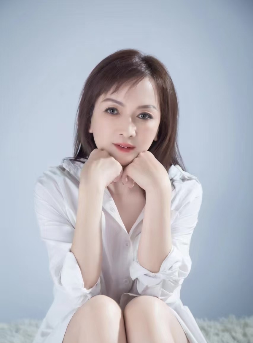 高挑迷人的东北骚妇