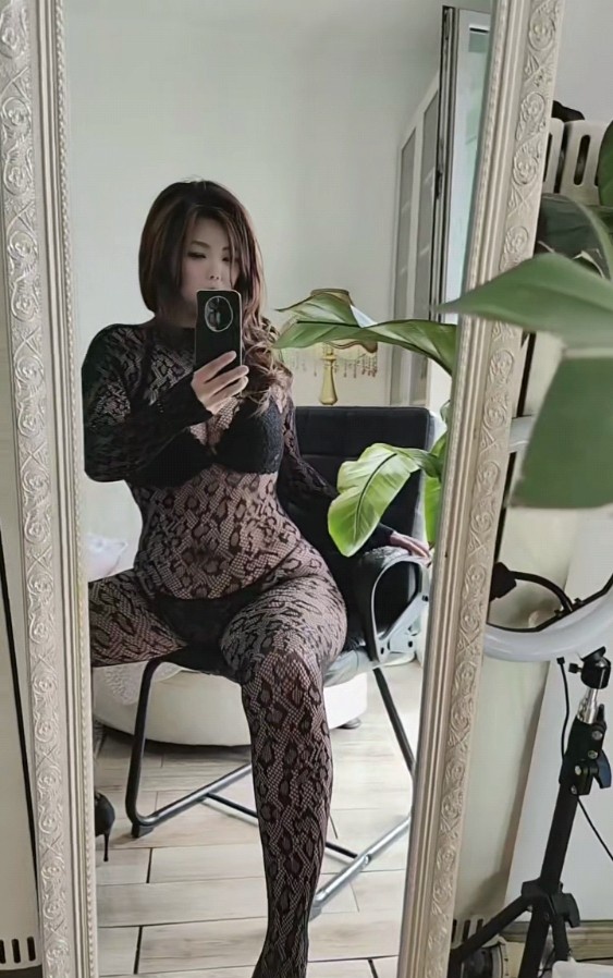 极品巨乳骚妇