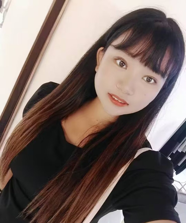 二七塔附近美女