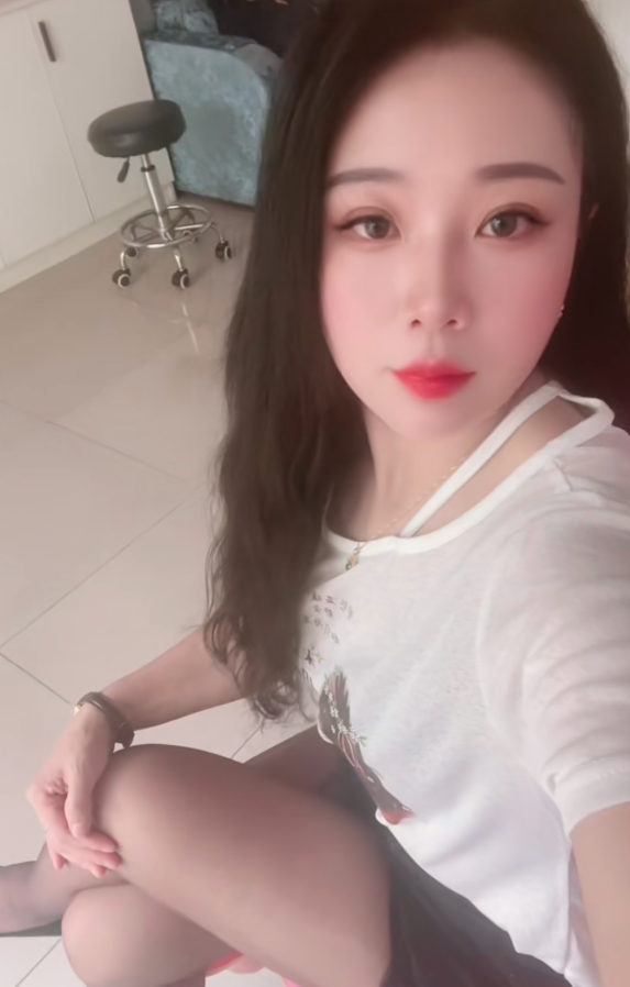 劲松可大可小的妹子