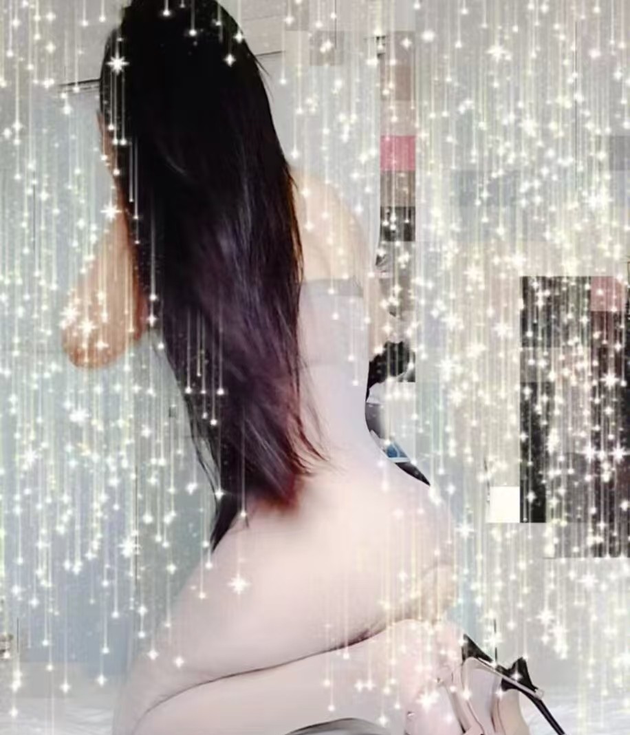 美艳大胸妹少妇