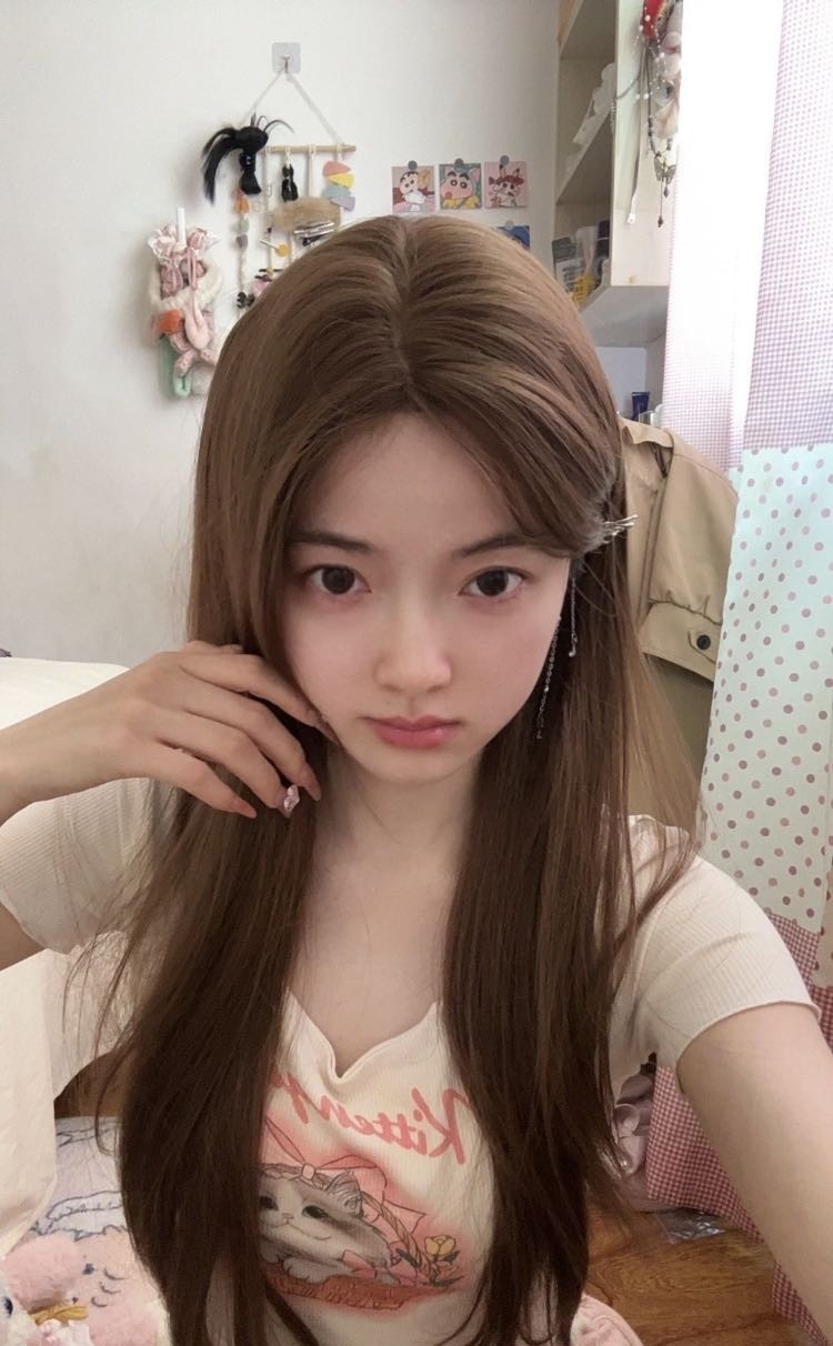 性感甜美李哈哈