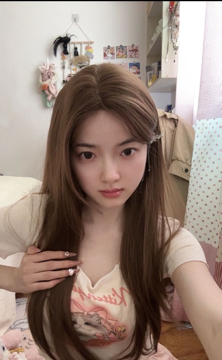 性感甜美李哈哈