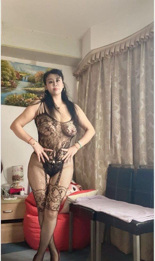 本地兼职大奶少妇