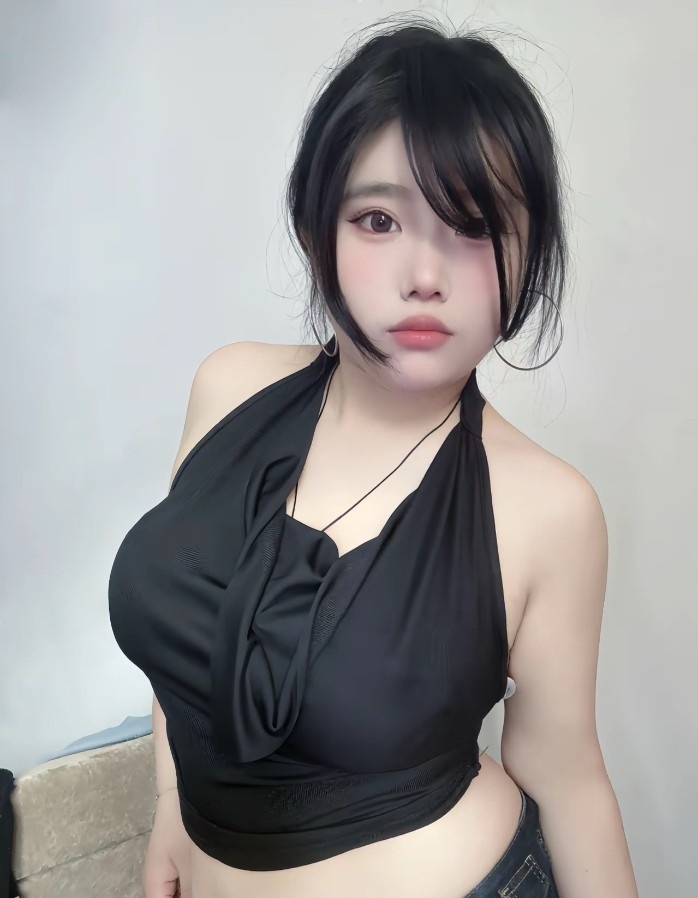 余杭丰满希希