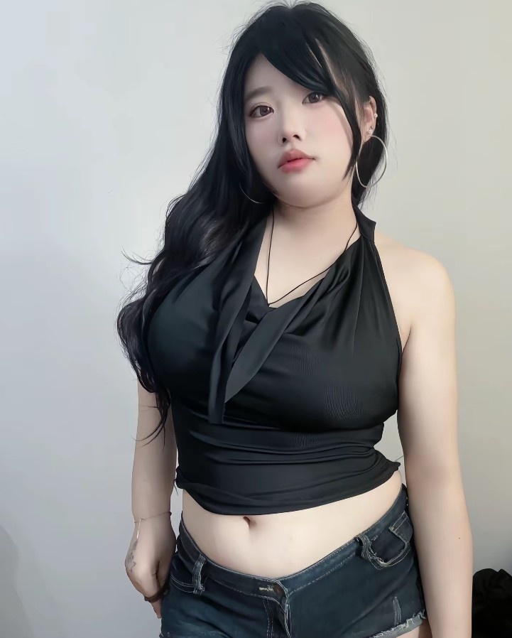 余杭丰满希希