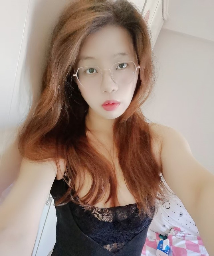 长安性感眼镜妹鱼儿