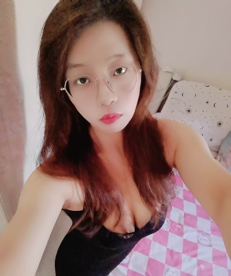 长安性感眼镜妹鱼儿