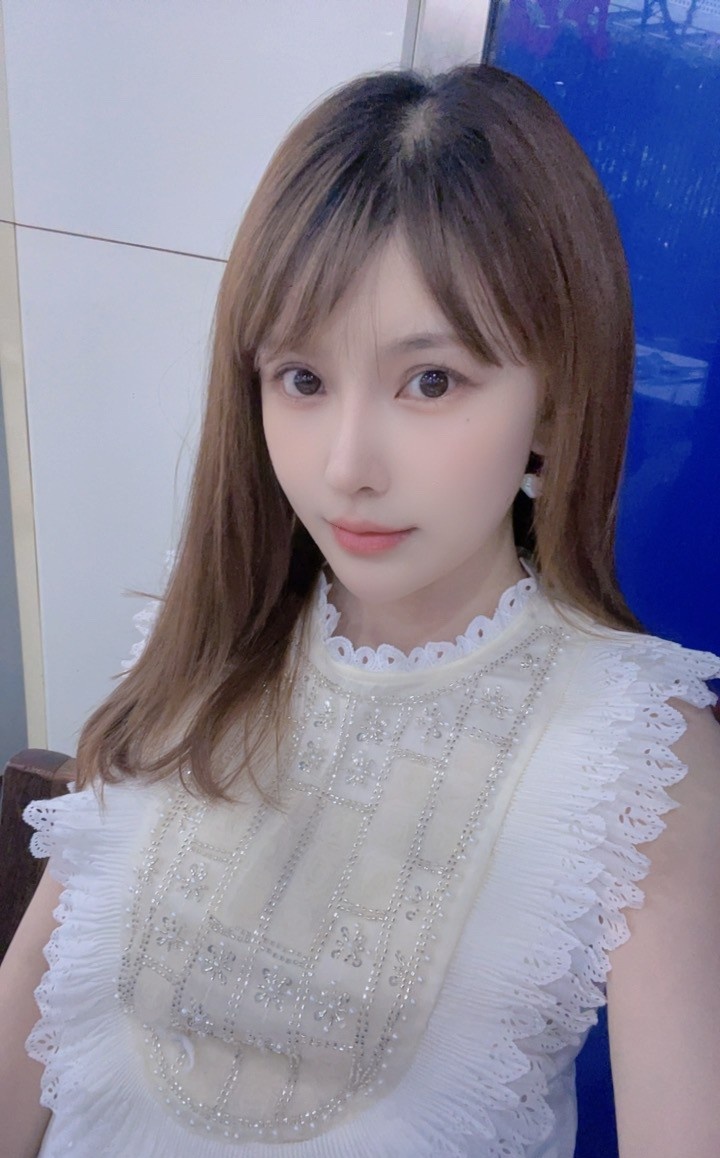 贴心服务诗诗