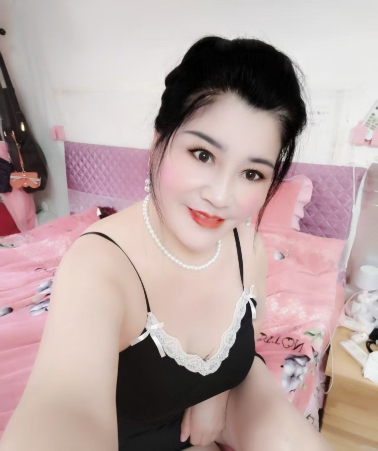 服务态度非常好的熟女
