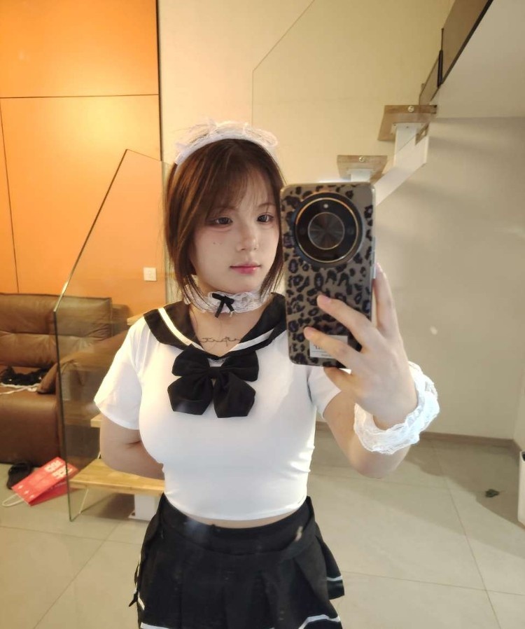 18嫩妹