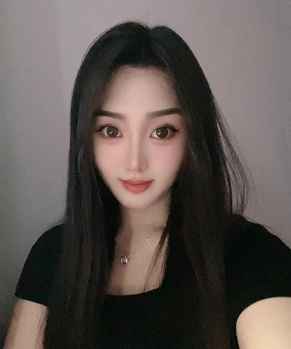 美乳小月