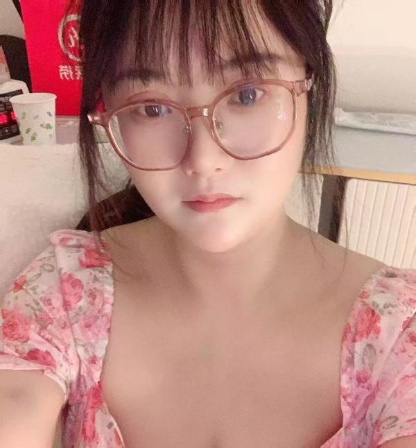 大胸学姐瘦了