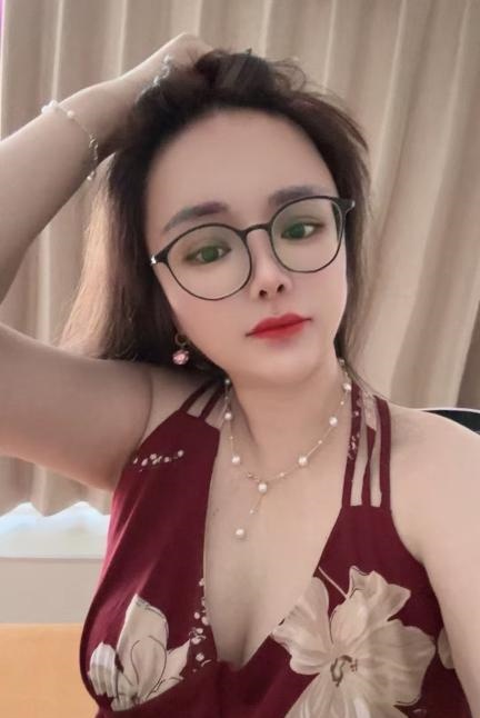 上城大奶涵涵