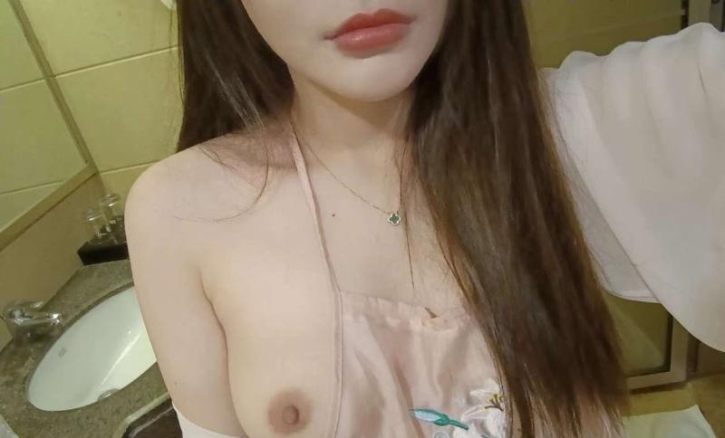 极品丰满兼职小月亮