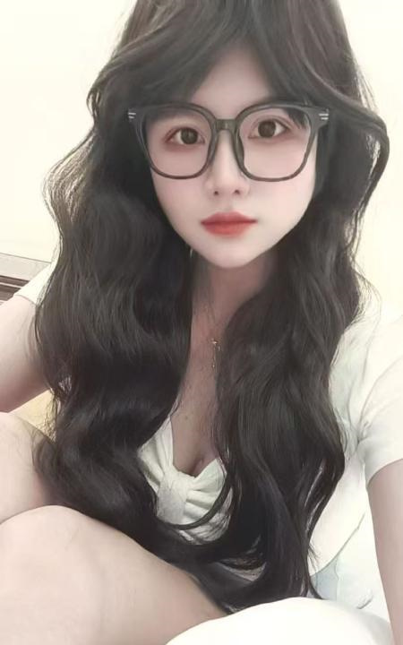 滨江眼睛妹子