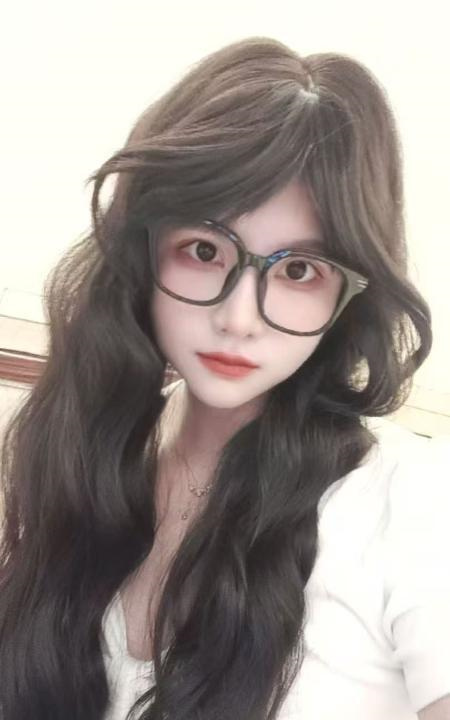 滨江眼睛妹子