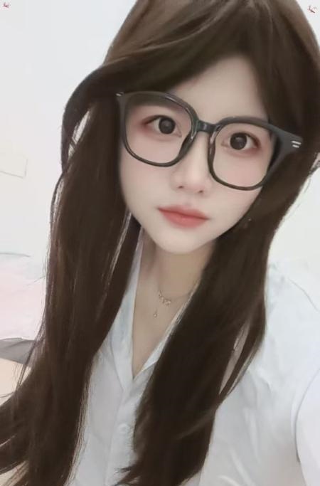 滨江眼睛妹子