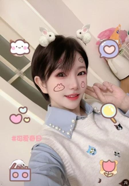 短发小巧玲珑