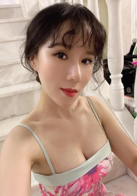 D奶长舌少妇