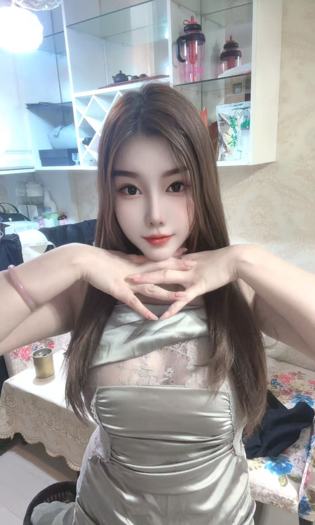 蜜桃翘臀欣欣