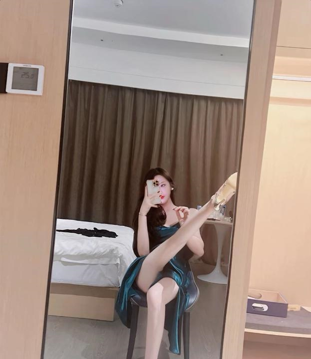 天河美腿骚女