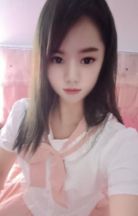 光谷馨馨小妞