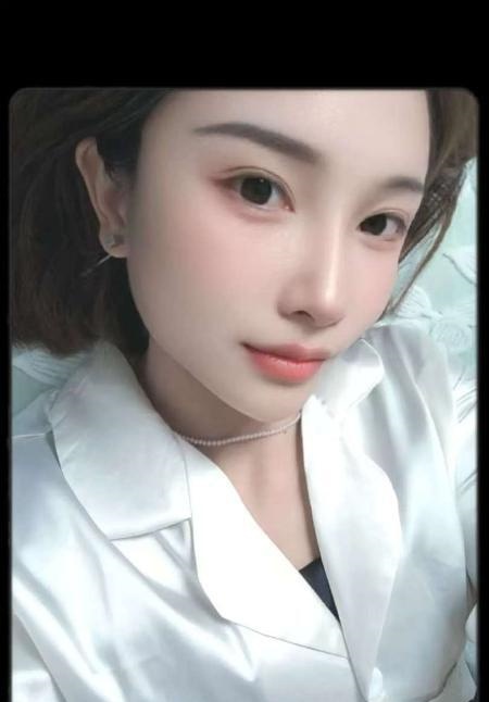 骨感的撩人美女