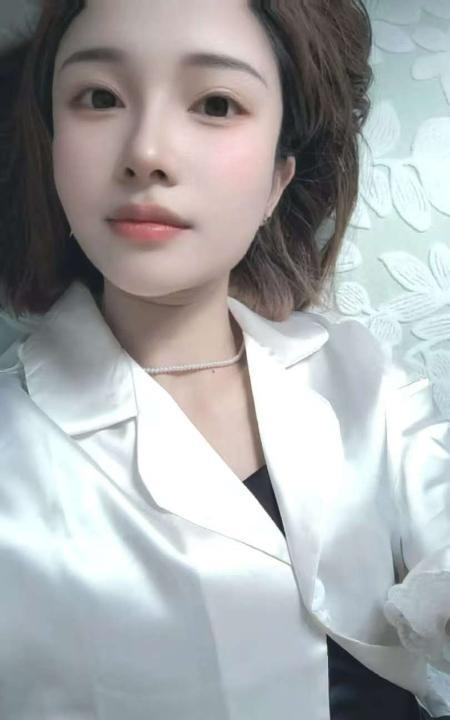 骨感的撩人美女