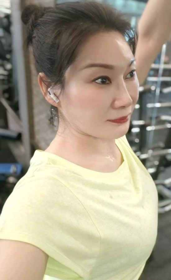 气质瑜伽女神