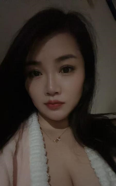 服装店老板娘