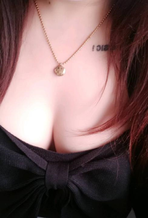 肤白水润丰满小少妇