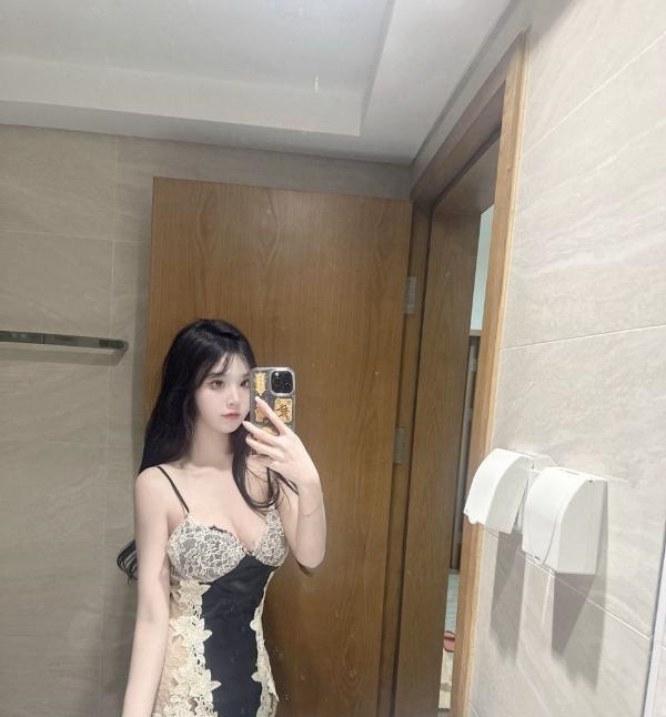 风骚榨汁大奶小骚货