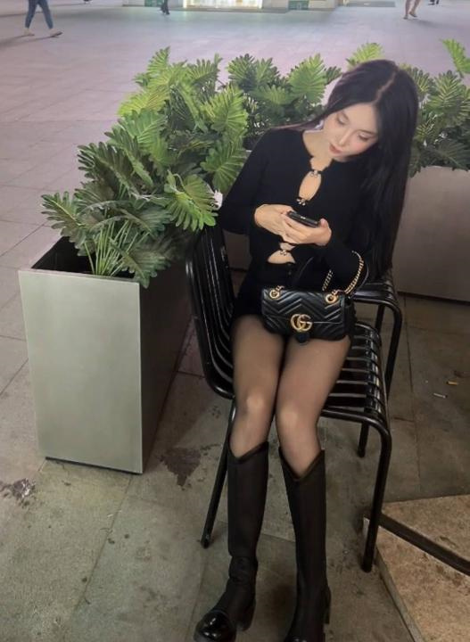 栖霞马群奈奈