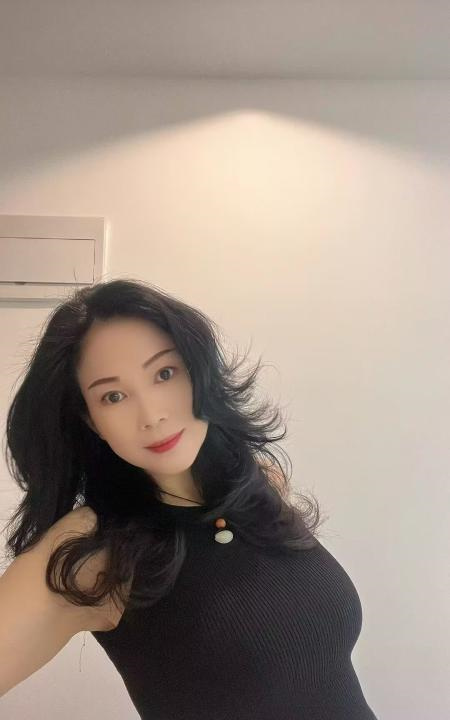 观音桥丰满少妇有舔脚