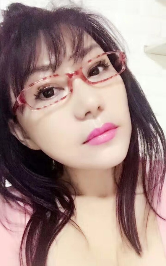 鼓楼眼镜女教师
