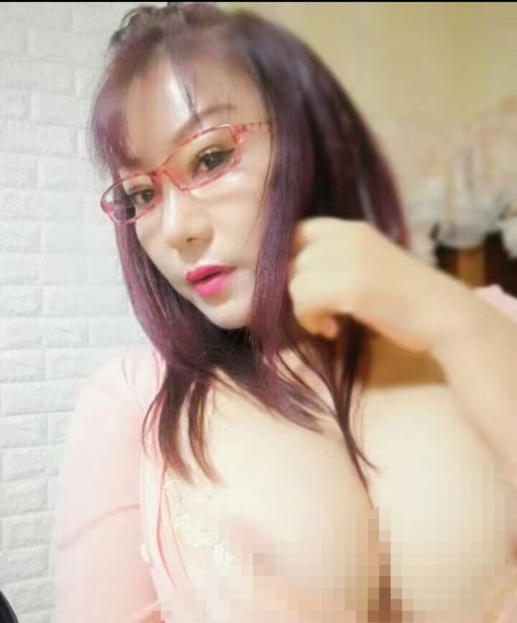 鼓楼眼镜女教师